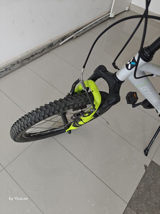 Vand bicicleta B-twin Racing Boy 500 20 inch cu 6 viteze