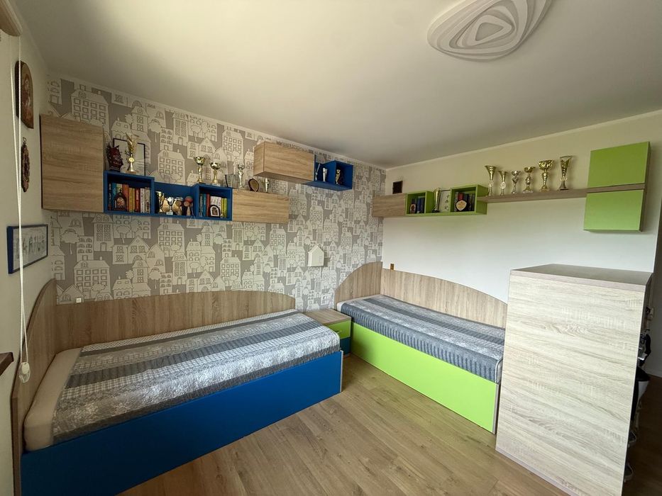 Mobilier,dormitor băieți ,noptieră,corpuri suspendate,birou pentru doi  băieți.