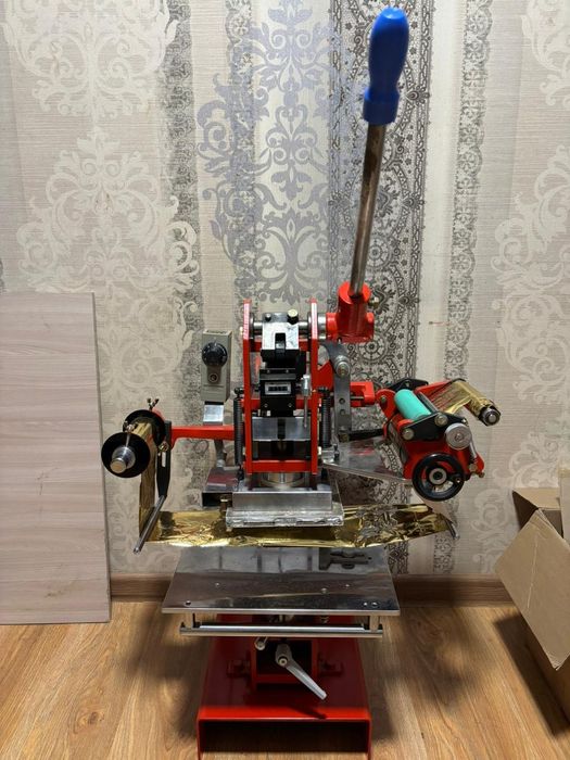 Пресс для тиснения