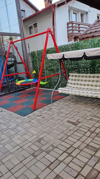 Cazare Bușteni,,vila Lavinia"-2  apartamente cu intrări separate.