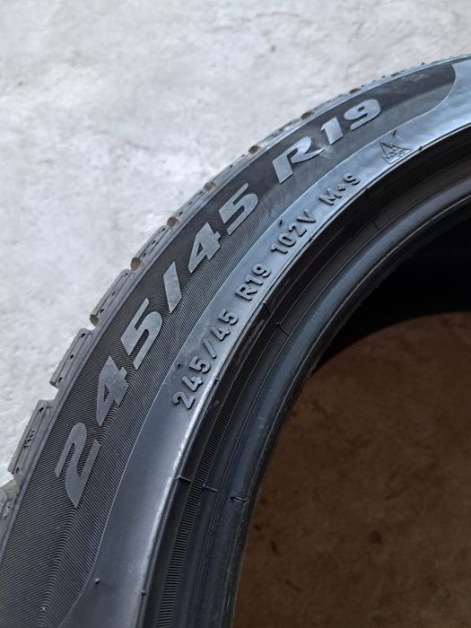 4 anvelope iarnă 245 45 R19 Pirelli