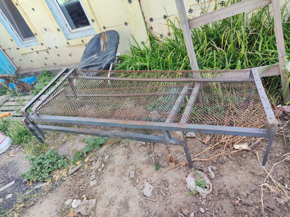 Продам железные кровати