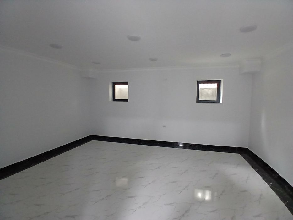 Продается нежылое помещение на цокольном этаже в районе Мирзо-Улугбек