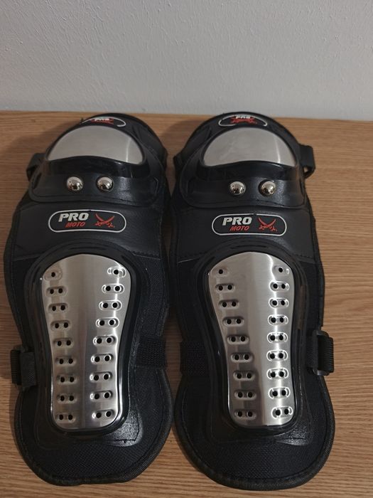 Protecții moto  cotiere/genunchiere metalice
