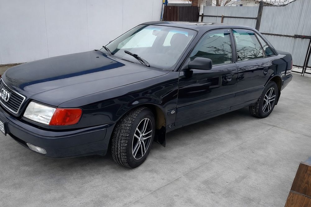 Продам Ауди 100 с4