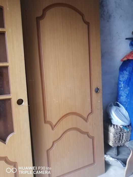 Межкомнатные двери б/у. 5000т