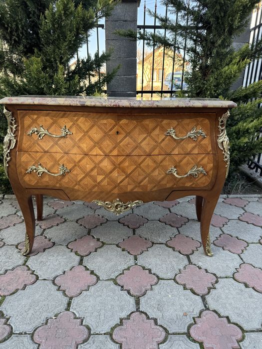 Comoda din lemn cu intarsii, ornamente bronz si blat marmura