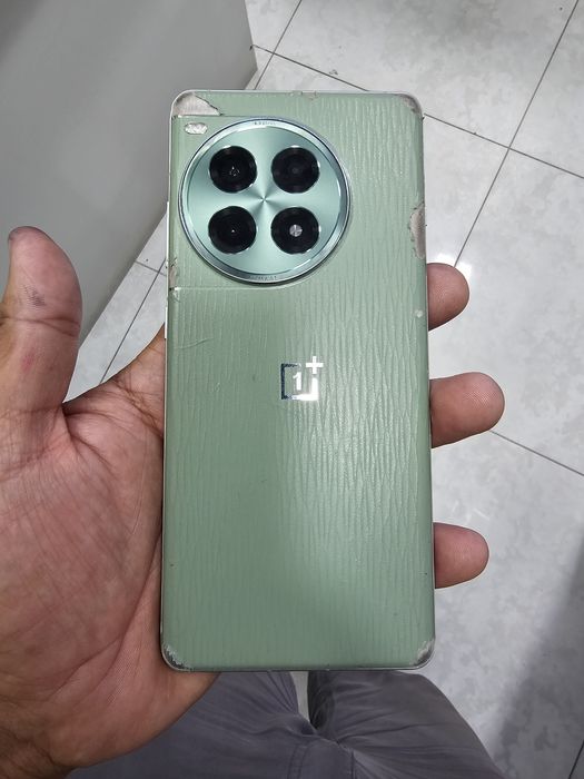 Oneplus Ace 3 Pro  telefon