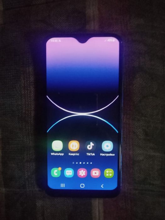 Самсунг А40хорошом состояний