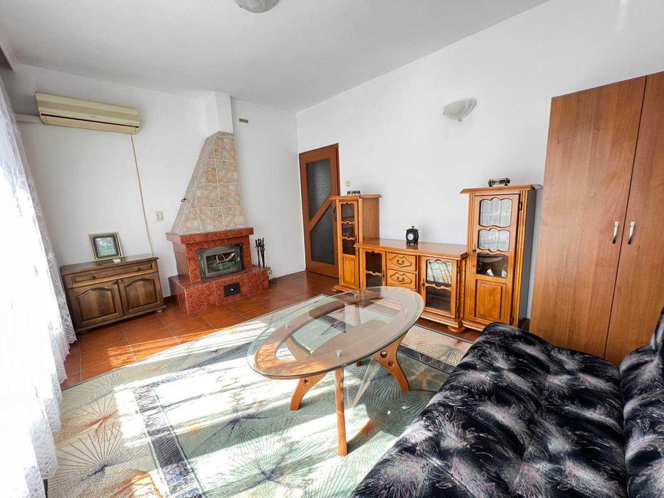 Чудесен тристаен апартамент в Центъра