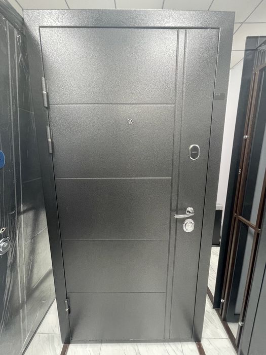 Металлические двери со склада