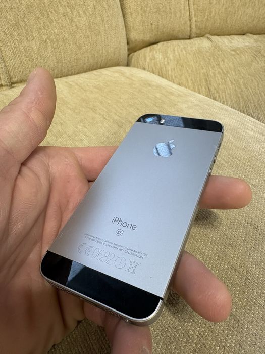 Iphone se   64gb