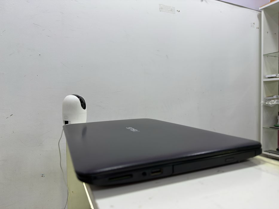 Быстрый ноутбук Asus SSD
