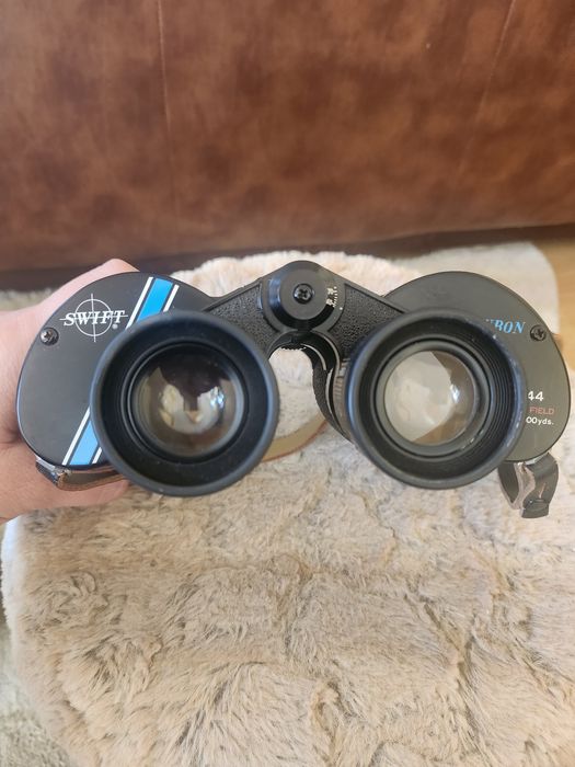 Бинокъл  в перфектно състояние
