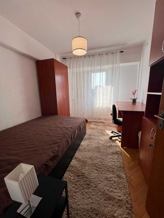 Proprietar – Hala Centrală, 4 camere, 94 mp, 600 €