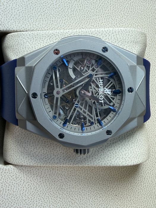 Продам часы HUBLOT