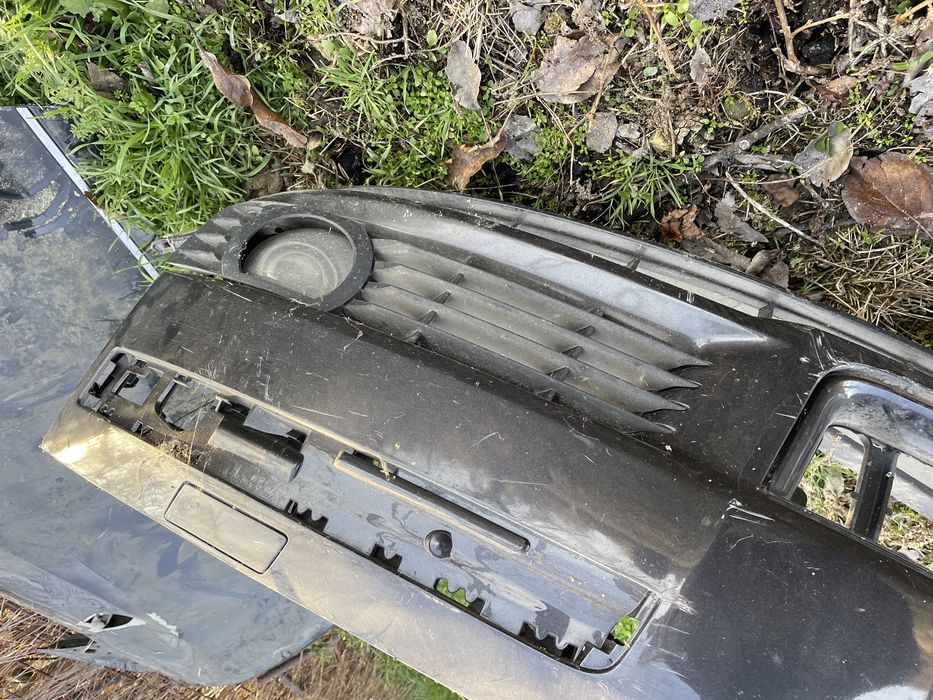 Предна броня audi a8 2004