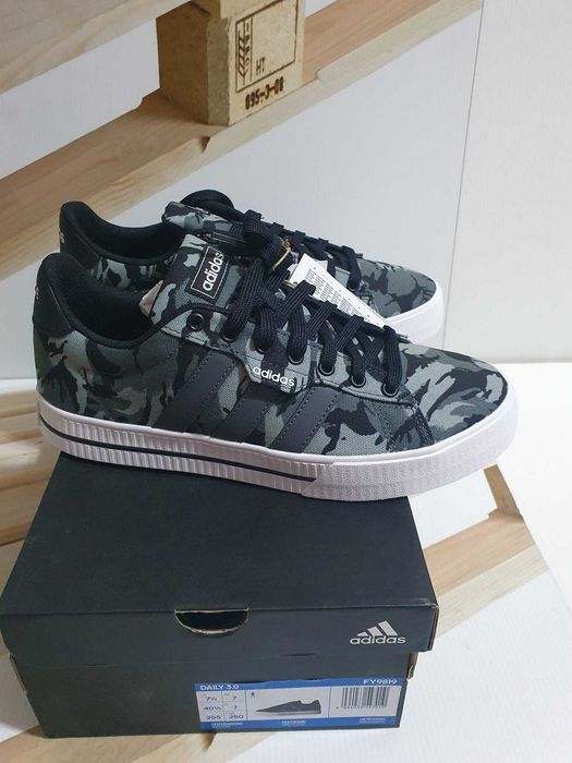 Adidas Daily marimea 40 2/3 originali noi in cutie