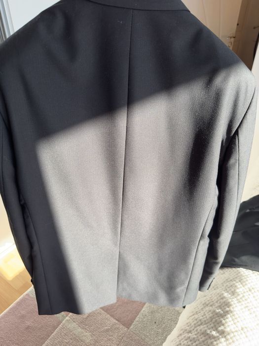 Продавам костюм just cavalli