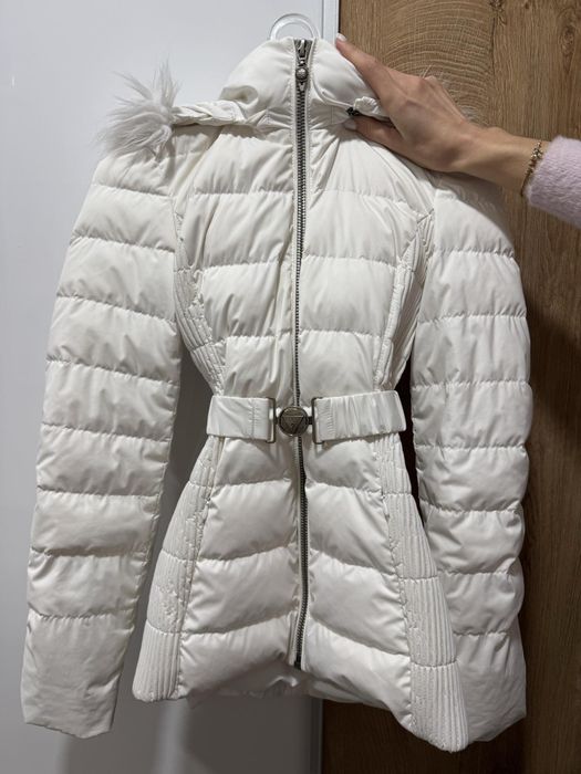 Оригинално зимно яке Guess с пух