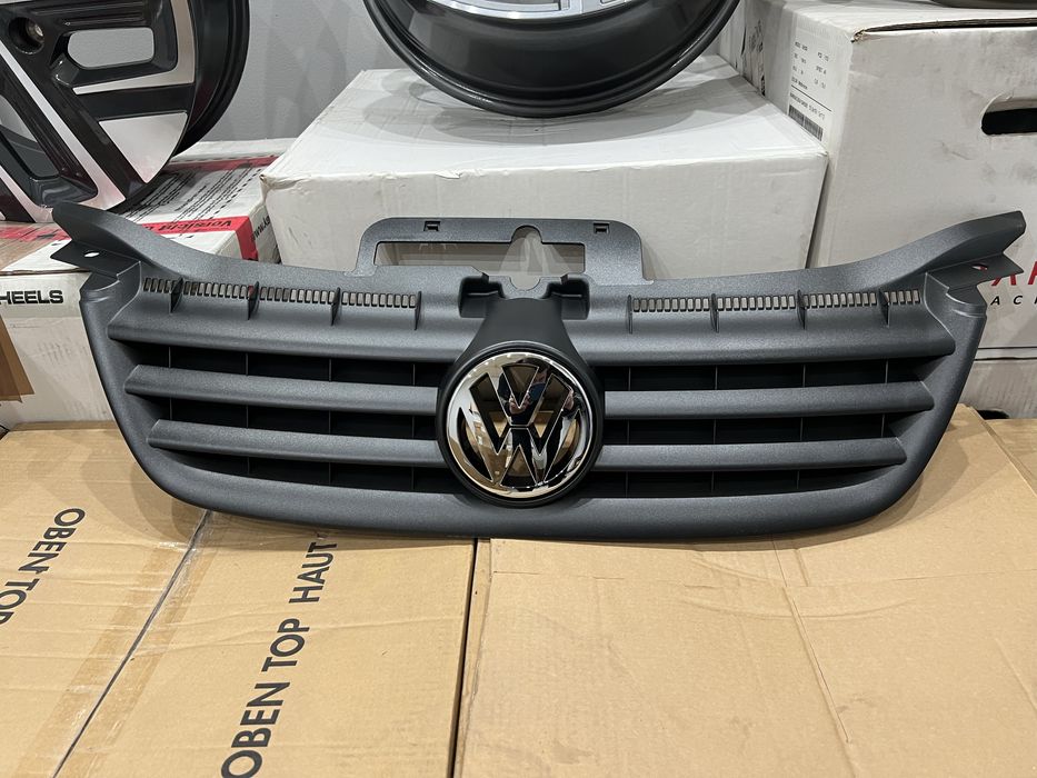 VW Touran маска предна решетка оригинална Нова Тоуран