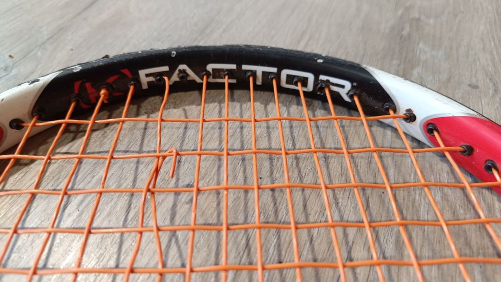 Професионална тенис ракета Wilson SIX .One 95