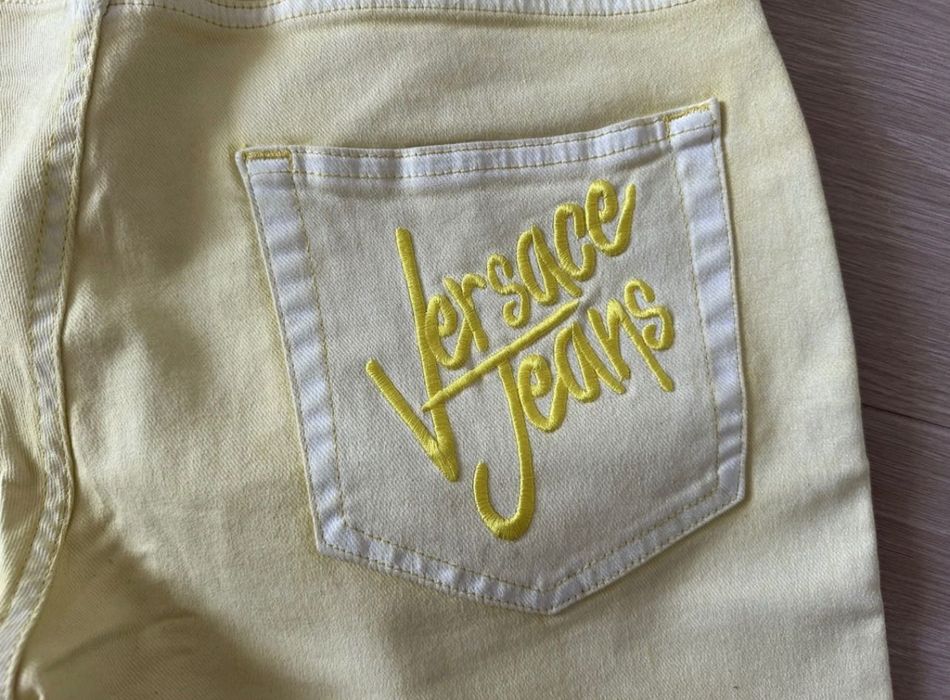 Blugi scurți Versace jeans couture originali.