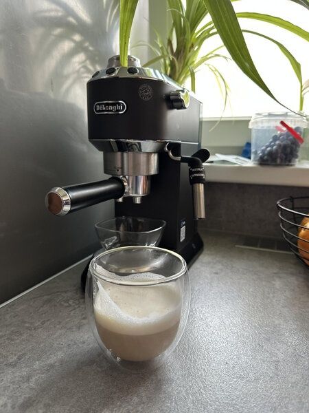 Кофемашина DeLonghi Dedica