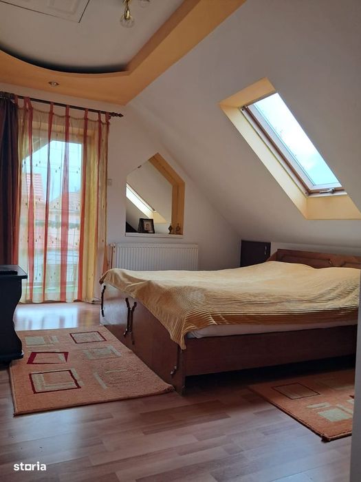 Apartament la casa de inchiriat