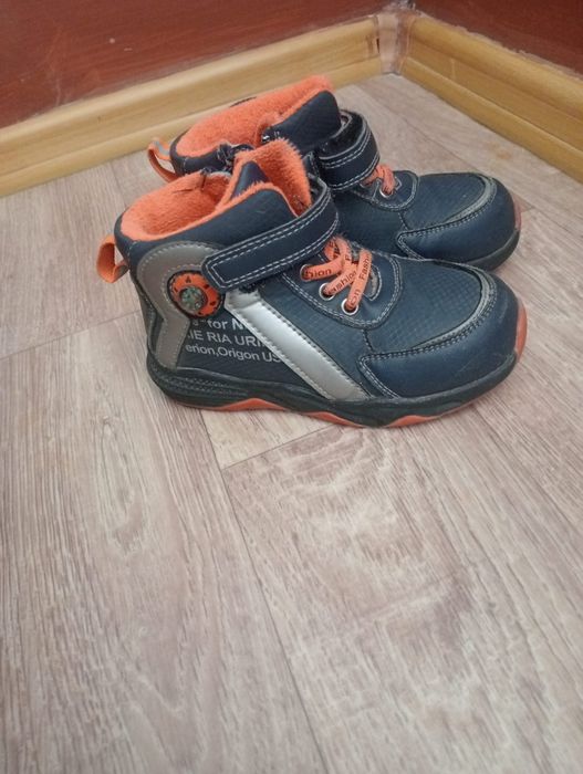 Продам ботинки на мальчика