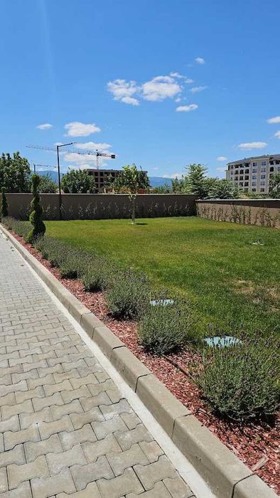 Партерен гараж под наем Остромила
