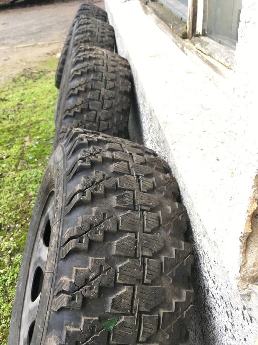 Гуми с джанти за кал и сняг