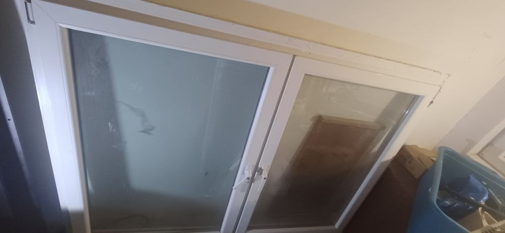Geam mare în stare buna