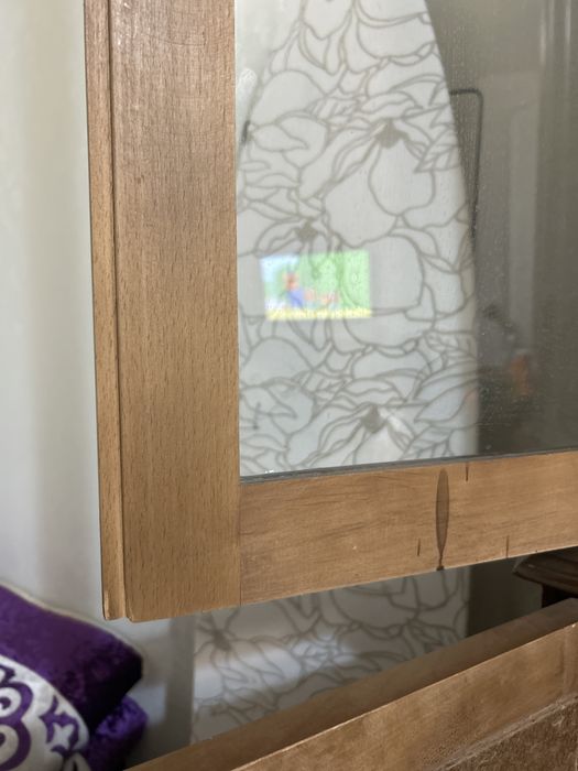 Продам сервант , чистое дерево, без дефекта.