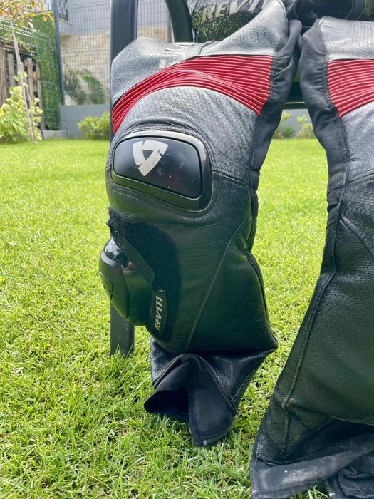 Кожен костюм REVIT