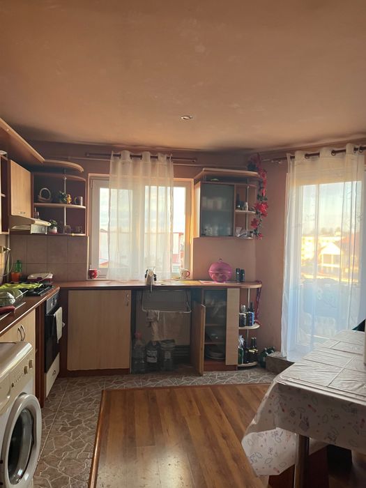 Vând apartament 4 camere Lugoj
