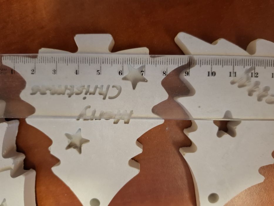 Figurine din ipsos brăduți de pus în pom