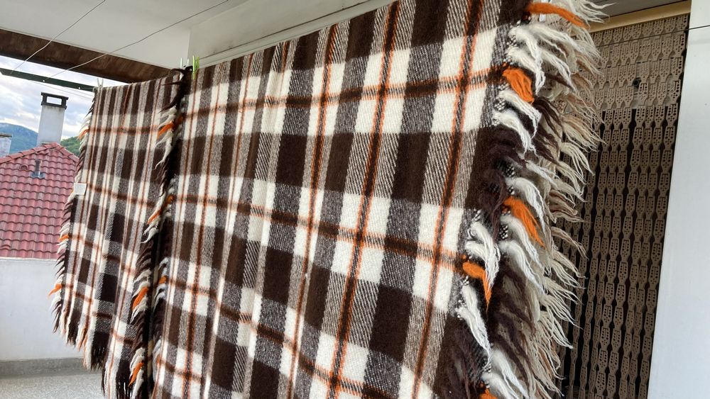 Вълнени одяла нови.