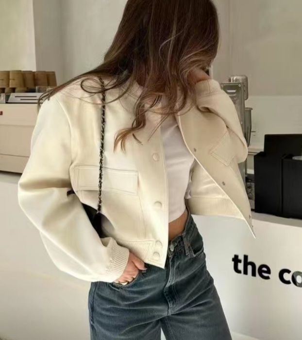 Продам бомбер новый размер 48-50