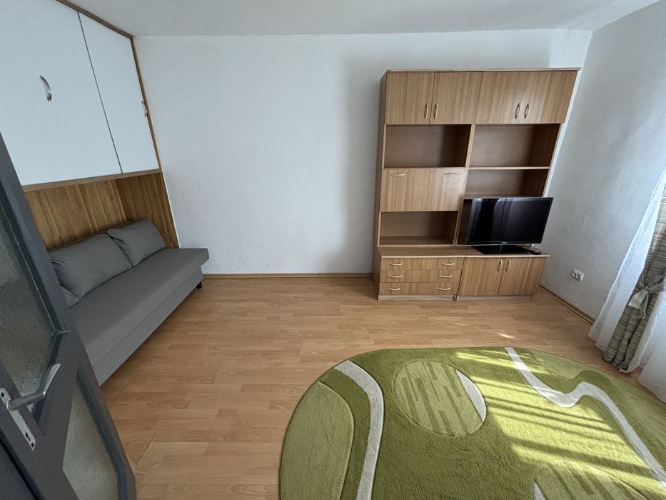 Inchiriez apartament 2 camere decomandat cu centrala proprie