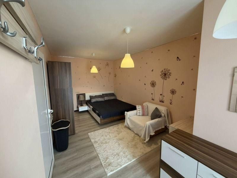 Двустаен апартамент в ж.к. Надежда 1.