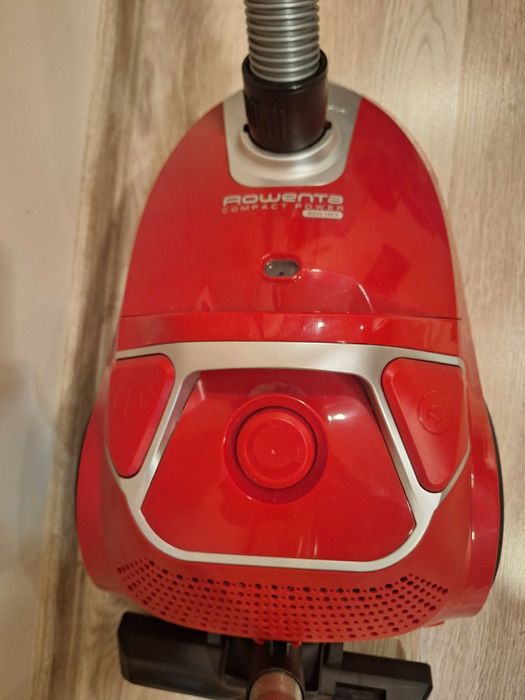 Продавам прахосмукачка Roventa с гаранция