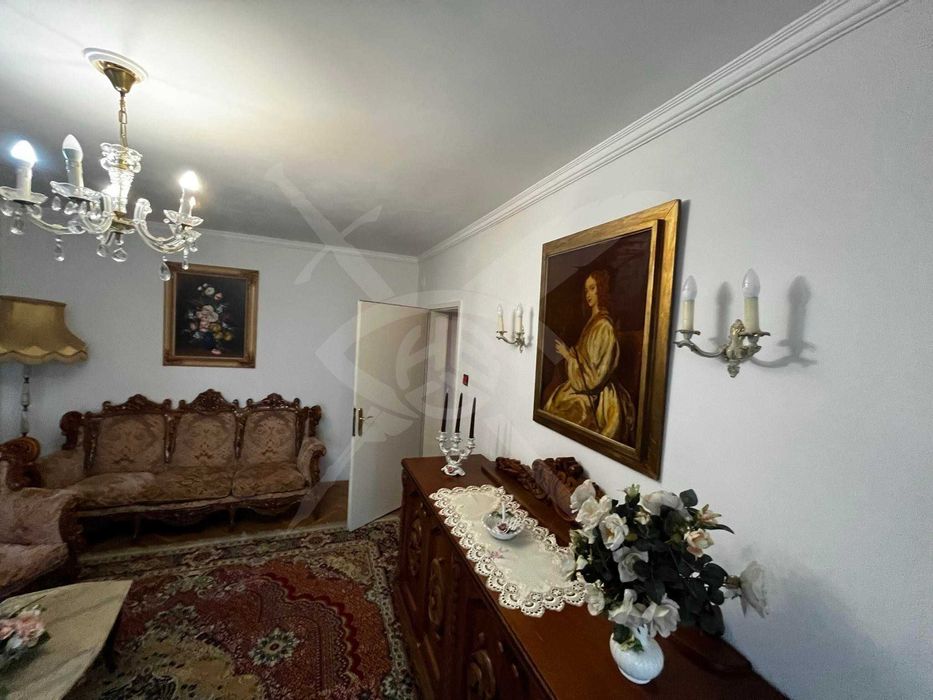 Дава се под наем Четиристаен апартамент в Варна, Център - 105 кв.м за 698.19 € - Снимка #1