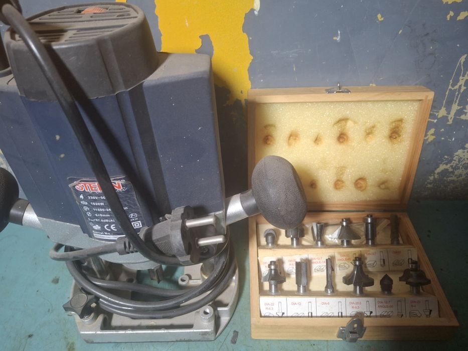Freză electrica de mîna  Stern.