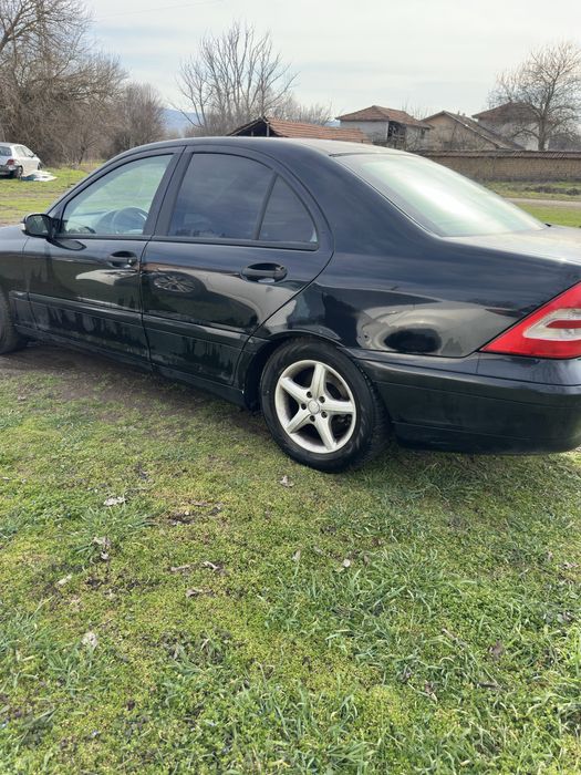 Mercedes w203 c180 на части 2000 година