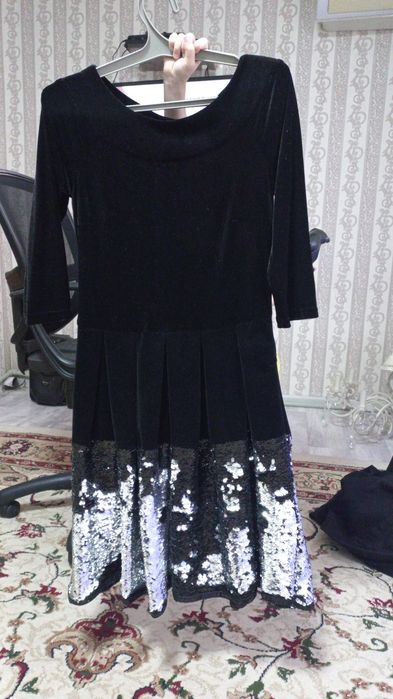 Платья б.у продам