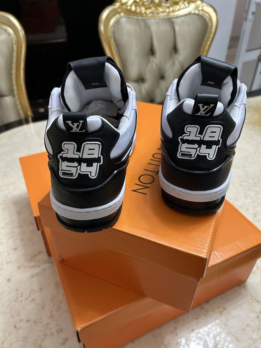 Adidasi Luis Vuitton nou