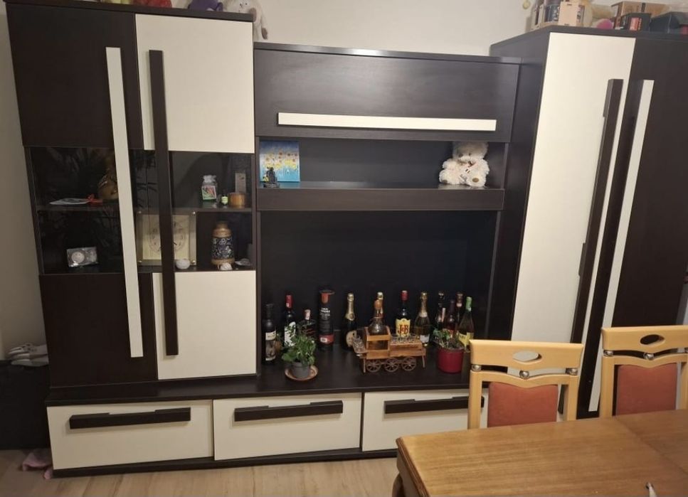 Vând mobila living