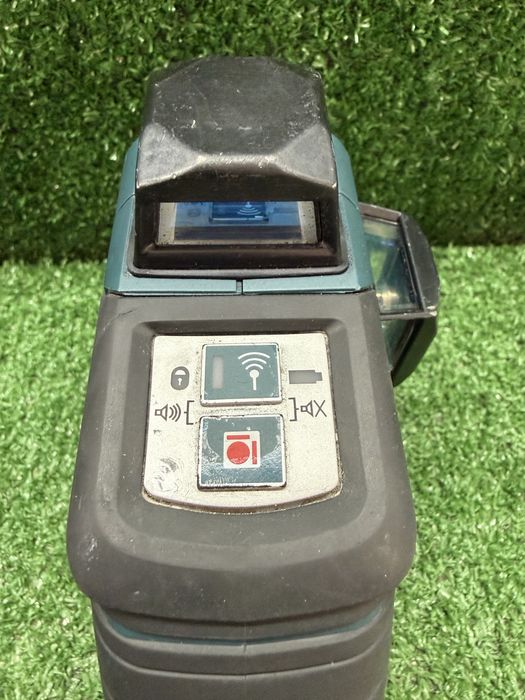 Лазерен нивелир Bosch GLL 3-80 P