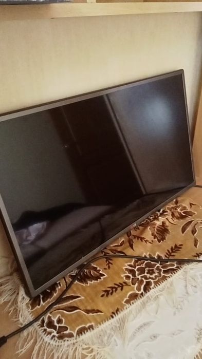 Продам телевизор LG